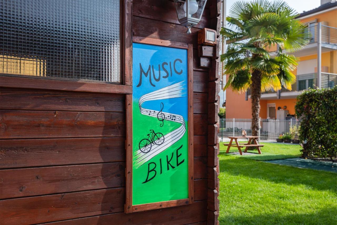 Music & Bike, With Garden And Veranda + Bicycles 아르코 외부 사진